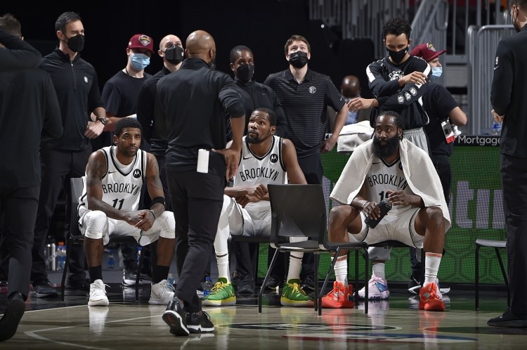 欧文:不会因生意影响和杜登的兄弟感情 我们一起见证NBA市值腾飞